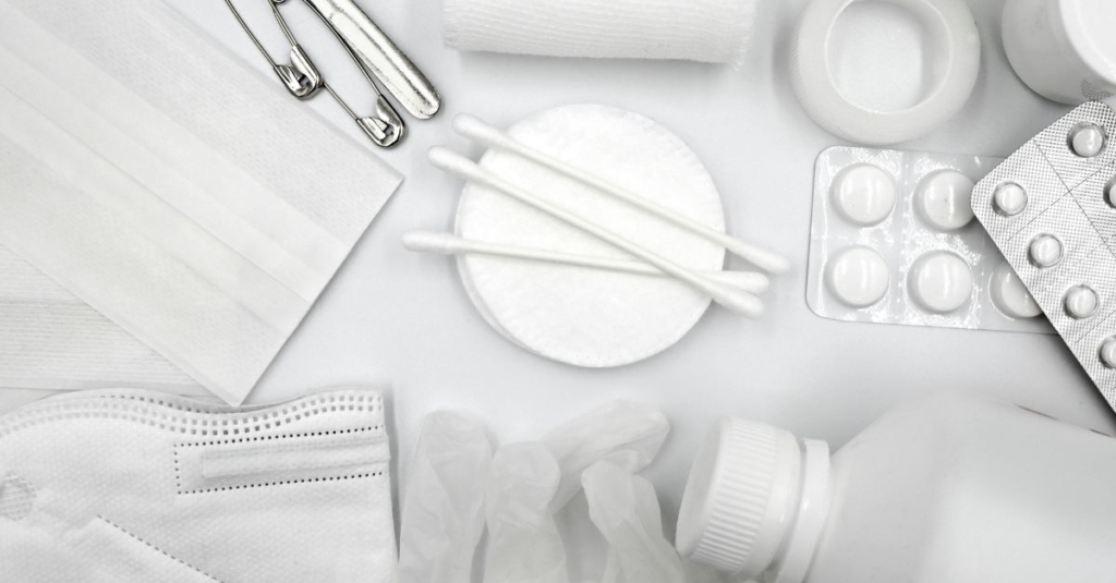 kit básico de insumos para un consultorio médico?